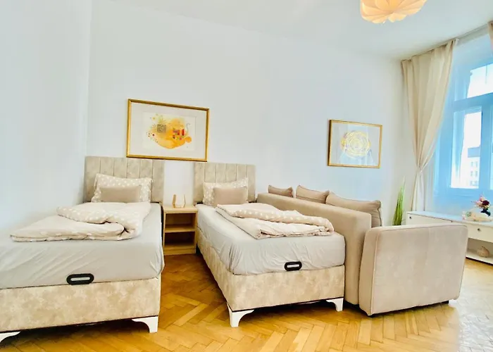 2-bedroom Apartment, Sleeps Six, 4-min Walk To Stadthalle * Vienna