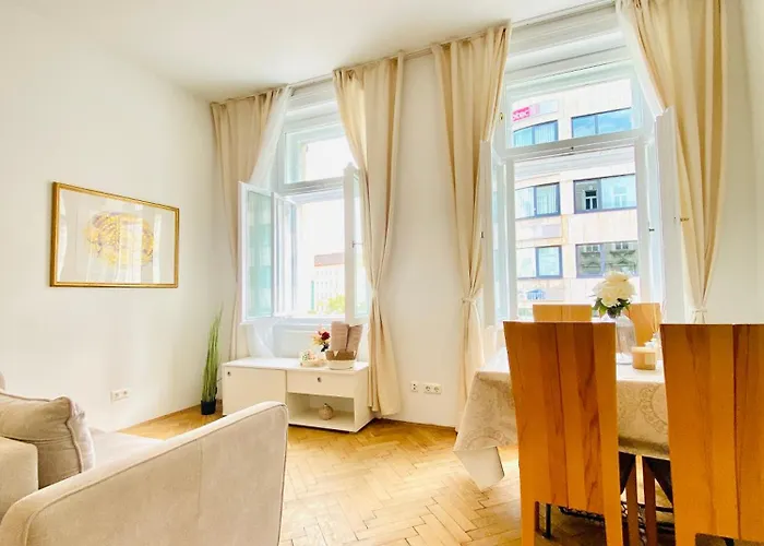 2-bedroom Apartment, Sleeps Six, 4-min Walk To Stadthalle