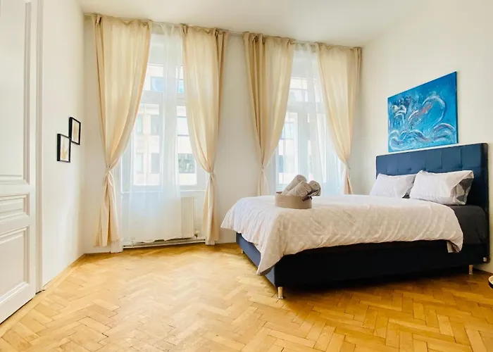 2-bedroom Apartment, Sleeps Six, 4-min Walk To Stadthalle