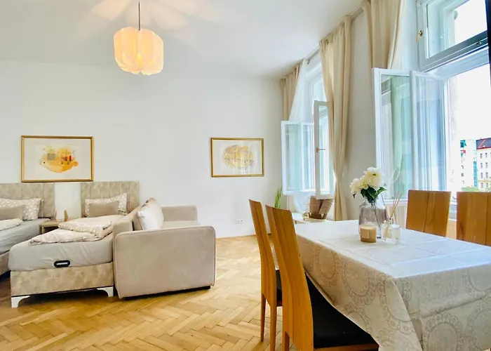 2-bedroom Apartment, Sleeps Six, 4-min Walk To Stadthalle * Vienna