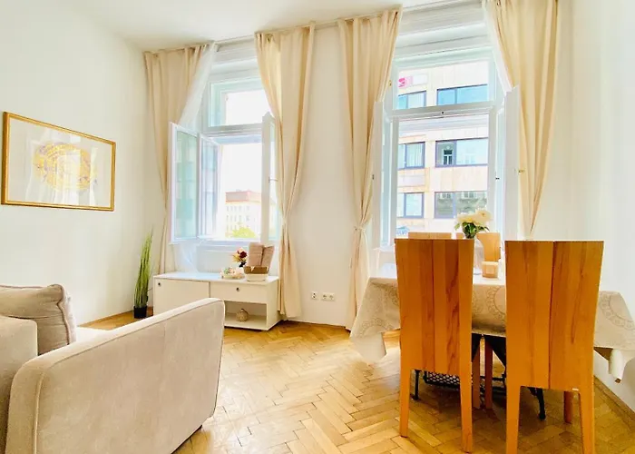 Apartment 2-bedroom Apartment, Sleeps Six, 4-min Walk To Stadthalle *