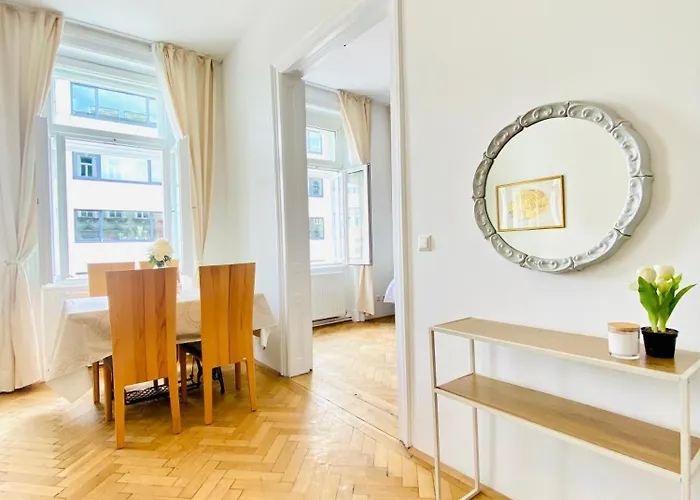2-bedroom Apartment, Sleeps Six, 4-min Walk To Stadthalle Vienna